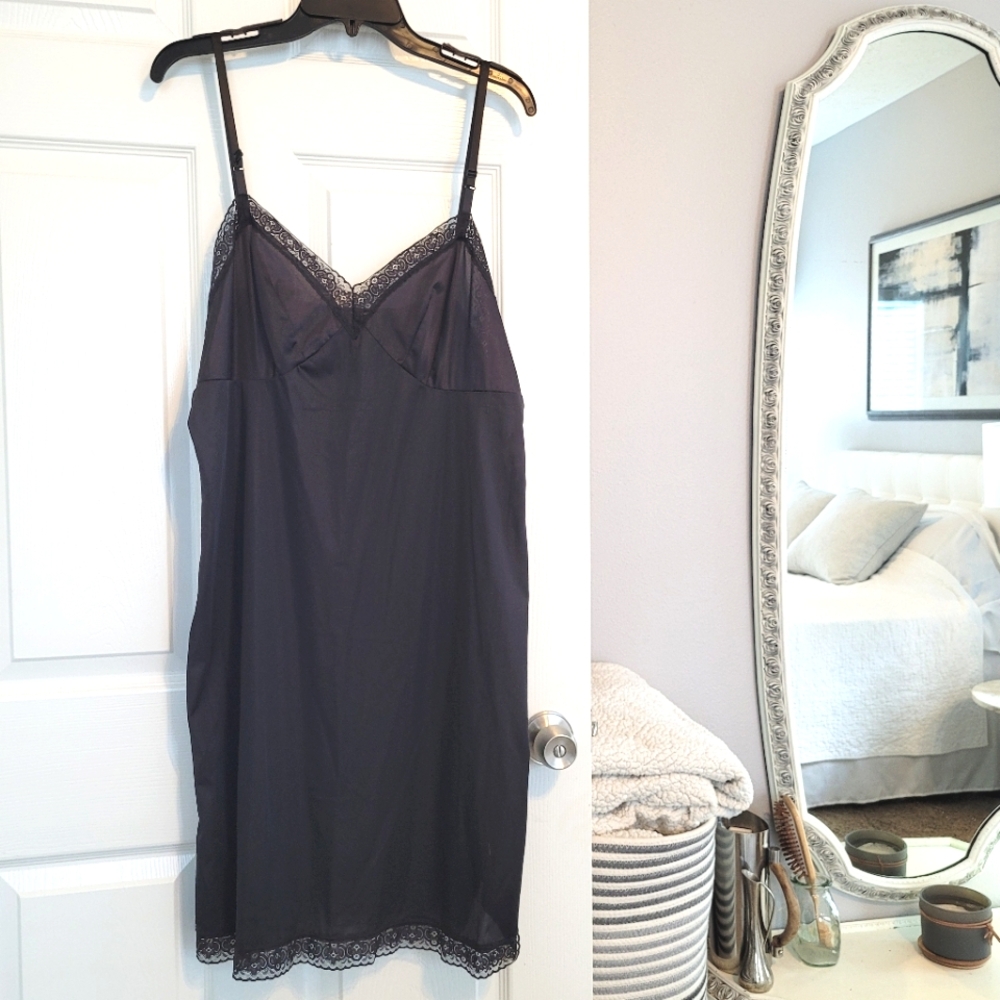 Vanity Fair black slip chemise lace trim size 22" 40/46 Teddy